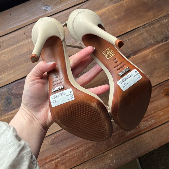 NEW Schutz Leather Elegant Beige Ankle Strap Heels Size 9 - Picture 2 of 2